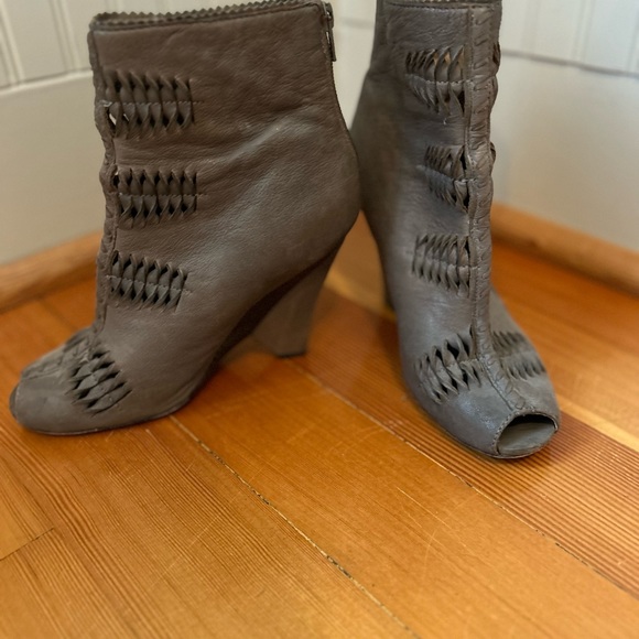 Sam Edelman open toe bootie - Krosby. - Picture 4 of 5